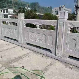 丹东 芝麻白栏杆