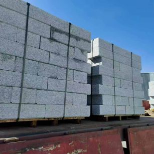 丹东 路沿石装车出货