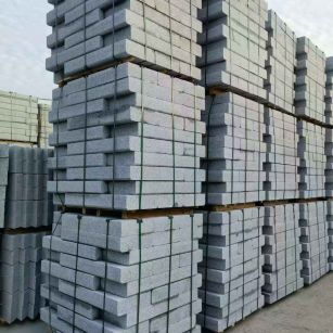 丹东 路沿石（路侧石），颜色一致，尺寸标准