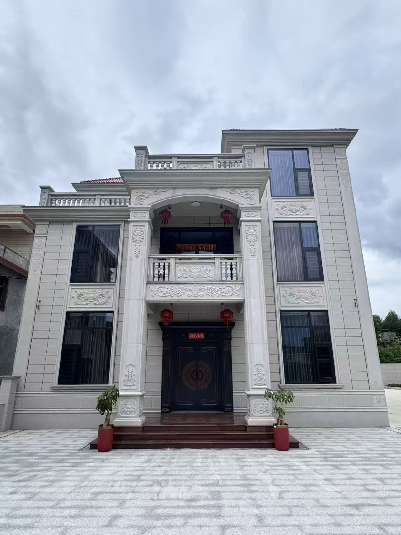 丹东 芝麻白石材别墅干挂案例展示