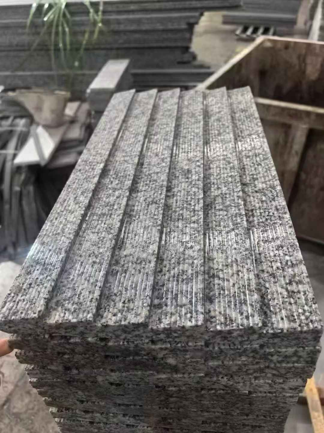 丹东 狼牙石
