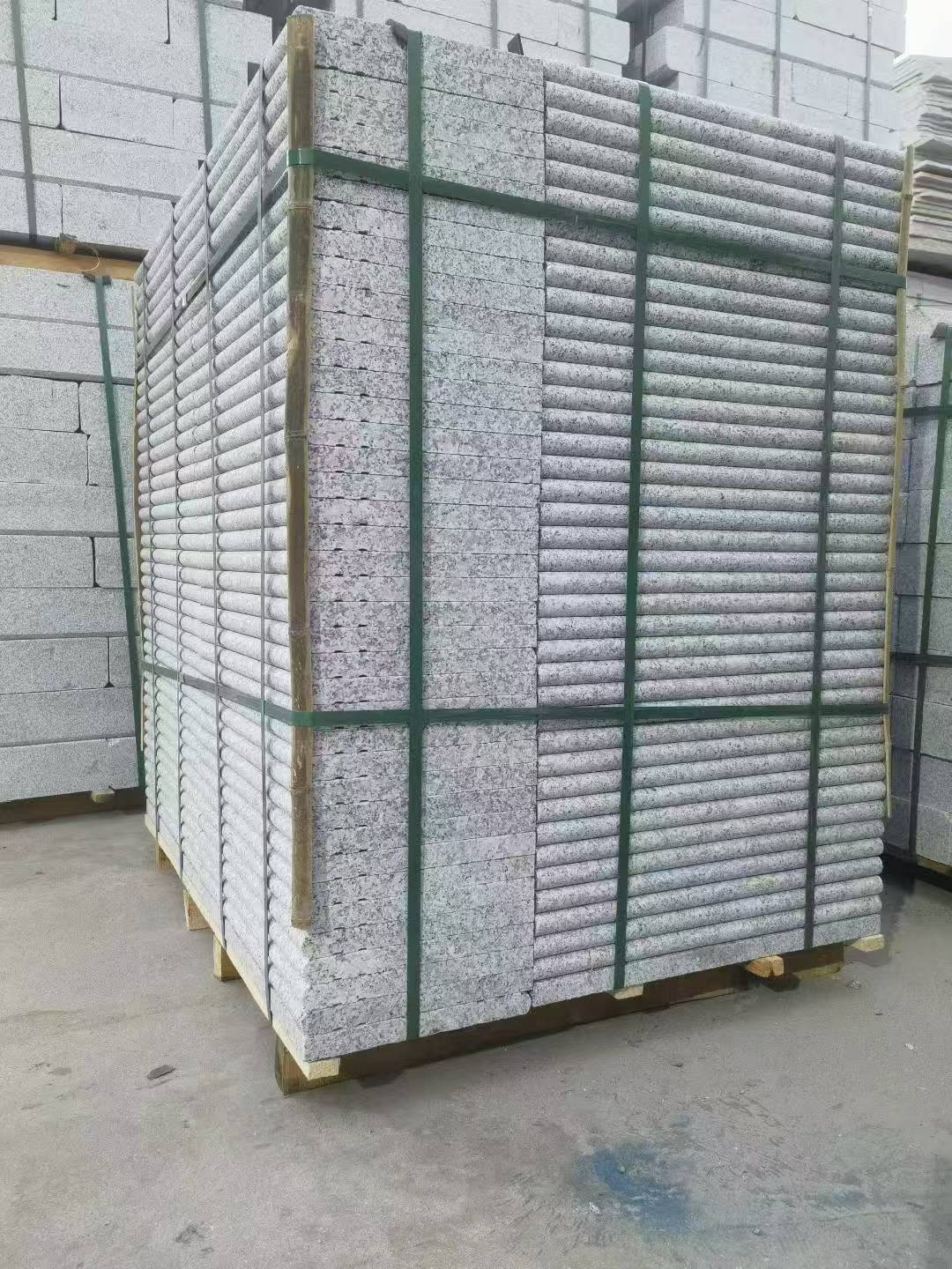 丹东 芙蓉白3公分厚磨圆边、拉槽，楼梯踏步