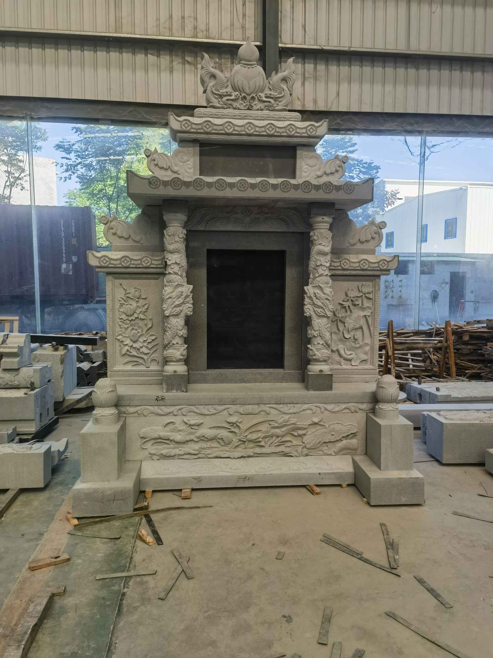 丹东 芝麻灰高档墓碑、土墓，一套也支持定做