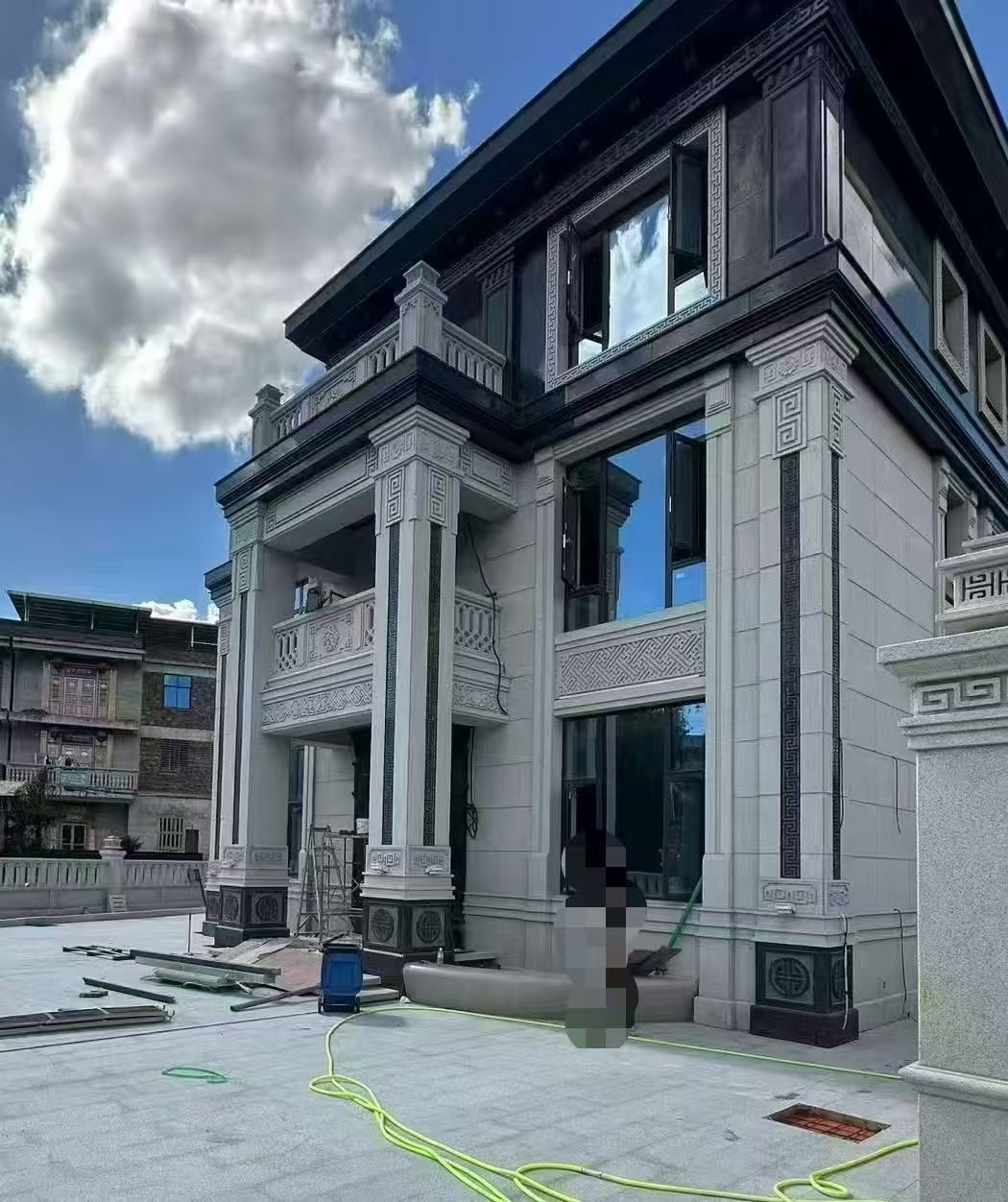 丹东 别墅干挂，芝麻白与芝麻黑完美配合