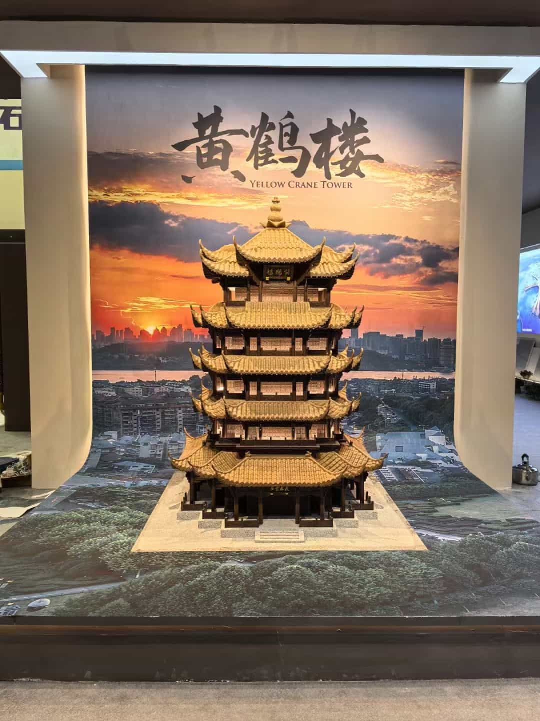 丹东仿古石文创作品-黄鹤楼