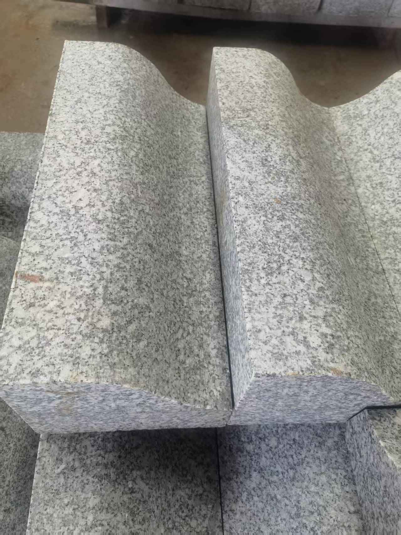 丹东芙蓉白S型拉丝面路沿石