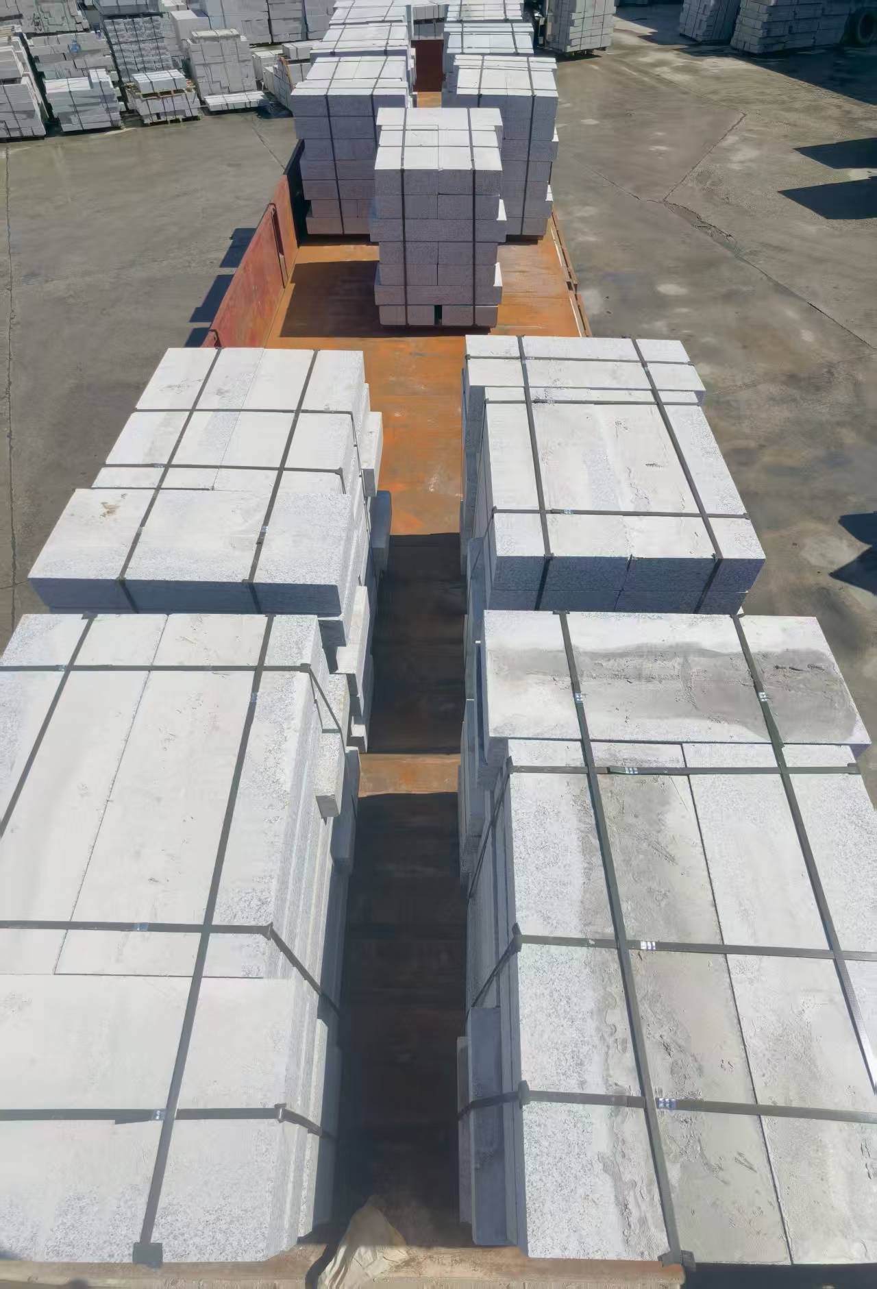 丹东 路沿石装车出货