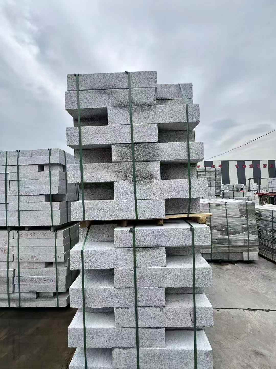 丹东 芙蓉白路沿石