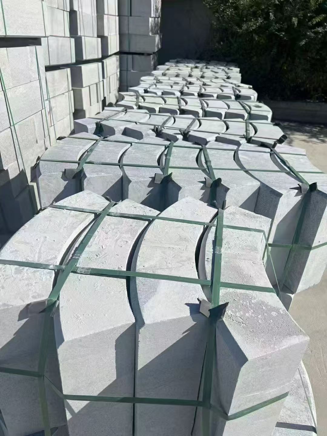 丹东 芝麻灰弧形路沿石