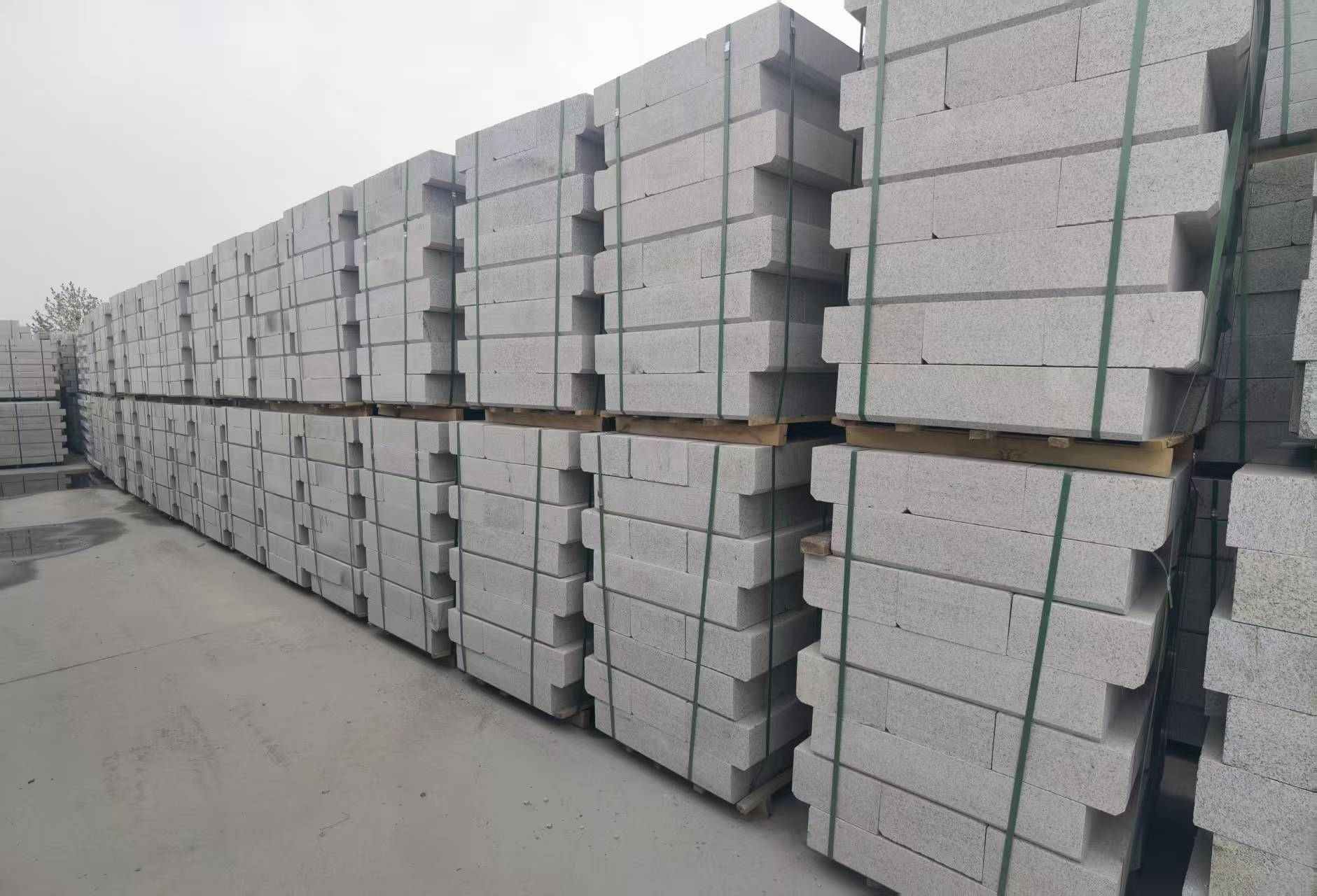 丹东 芝麻白路沿石