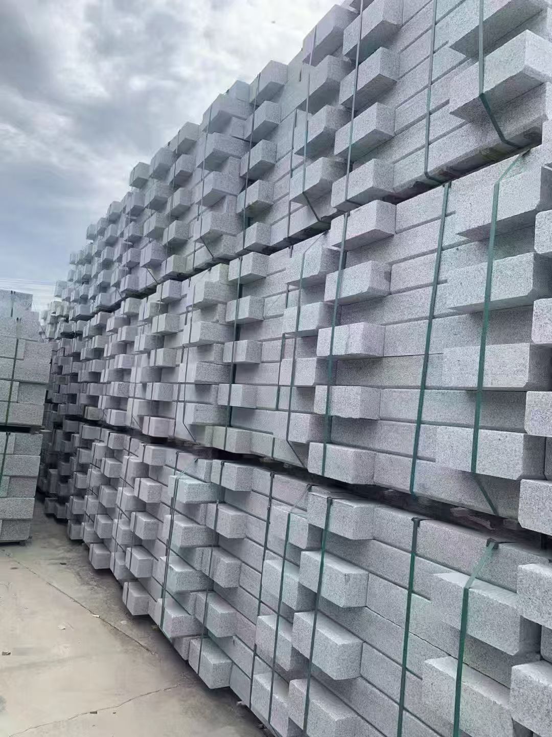 丹东 芝麻灰侧石