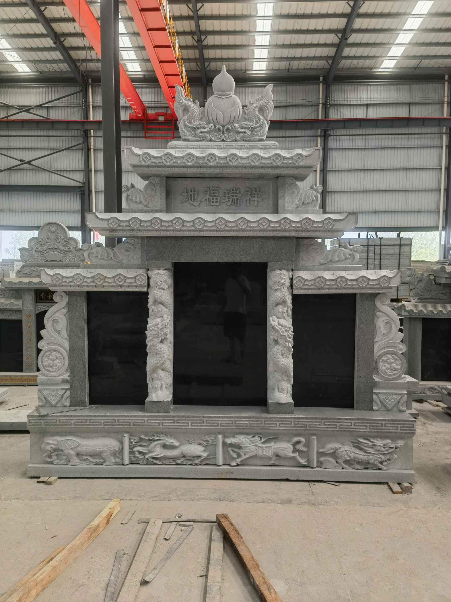 丹东 芝麻灰高档墓碑、土墓，一套也支持定做