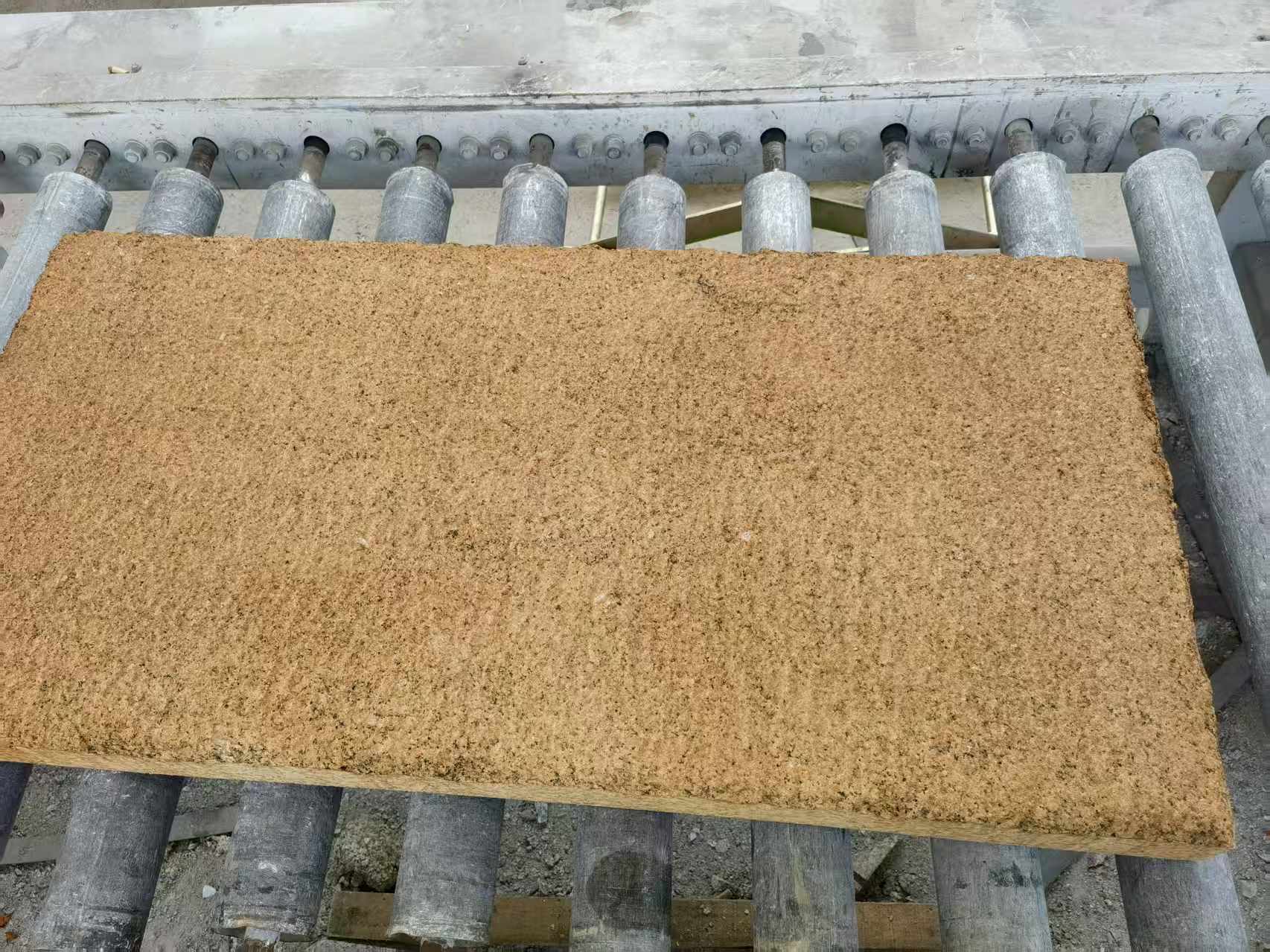 丹东 菠萝面老石板，做旧仿古石，流水线生产加工